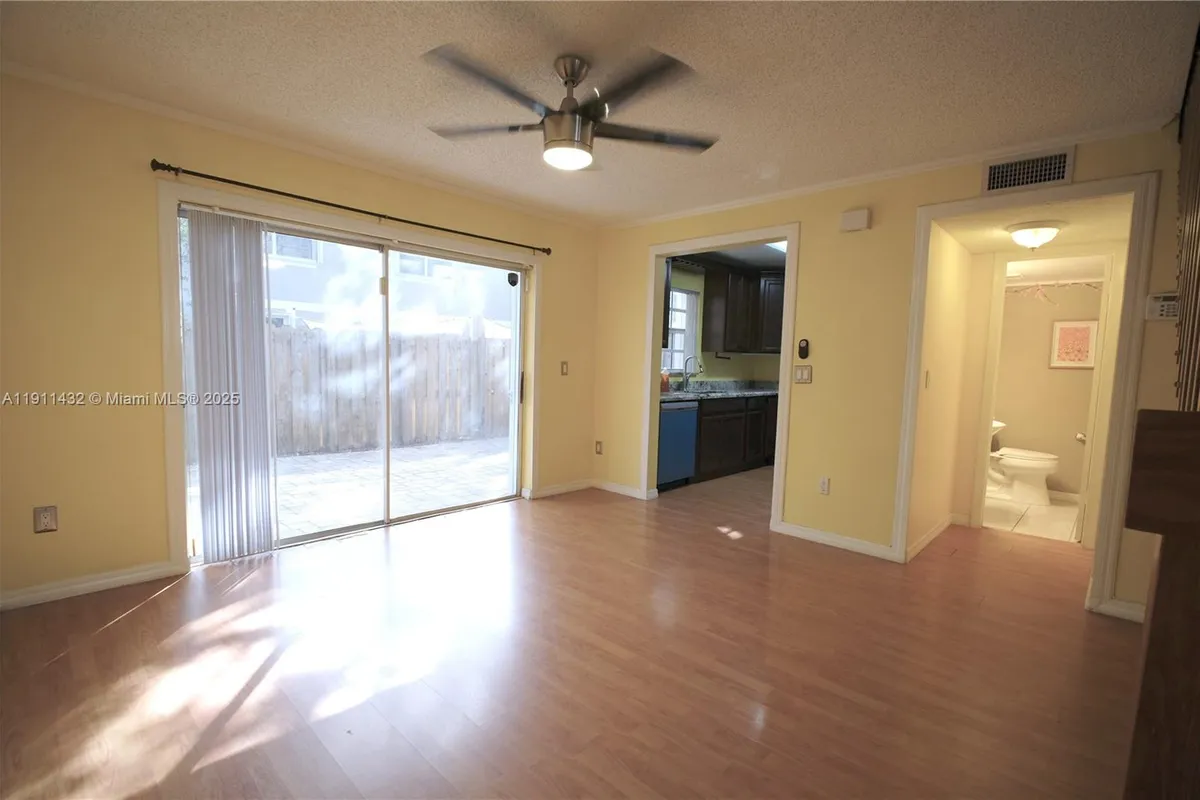 12142 SW 50th Ct, Cooper City FL 33330