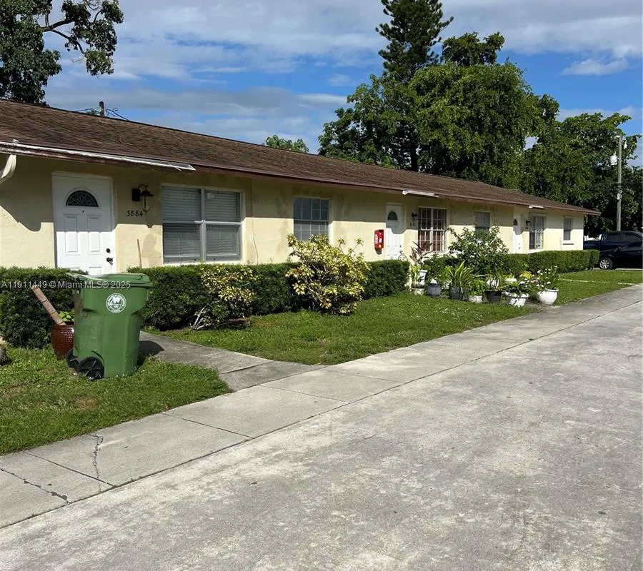 3880 Dale Rd, Palm Springs FL 33406