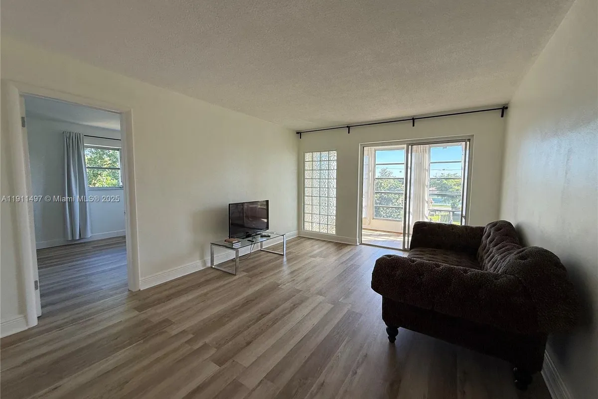 4310 NW 12th Ct # 302, Lauderhill FL 33313