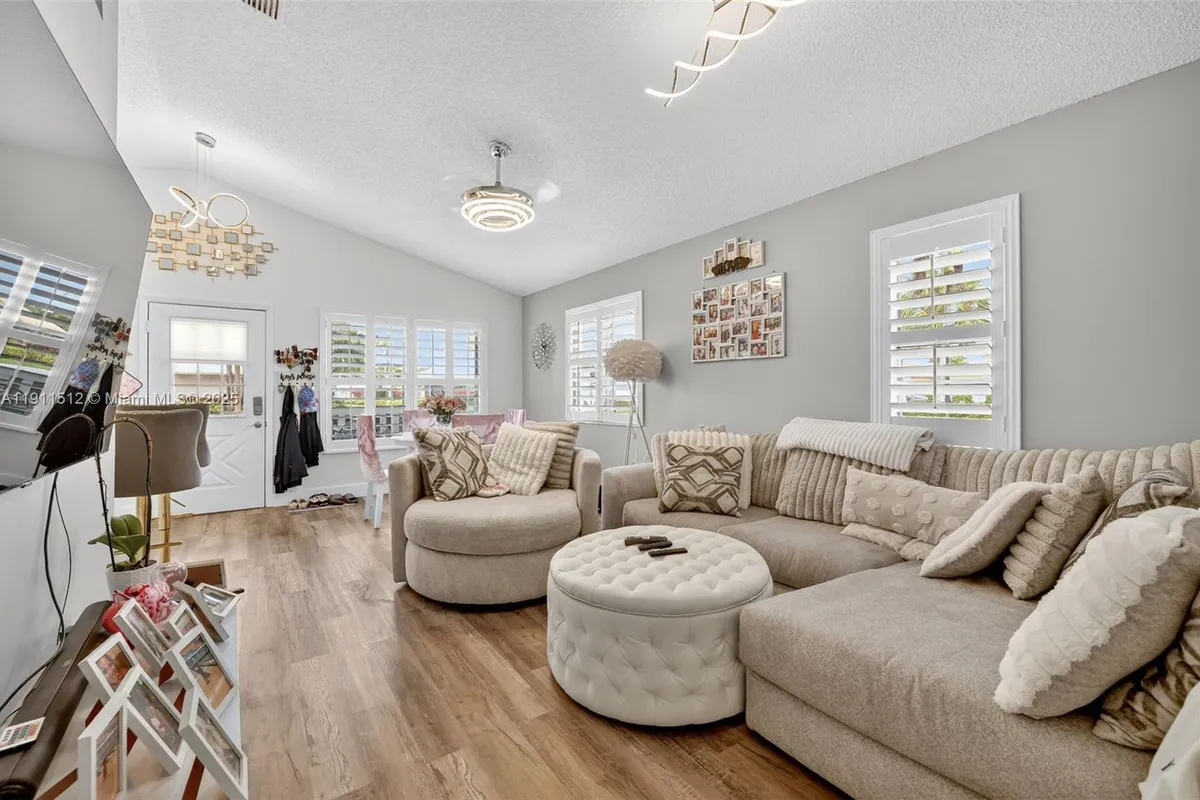 210 NW Zanzibar Pl, Port St. Lucie FL 34986