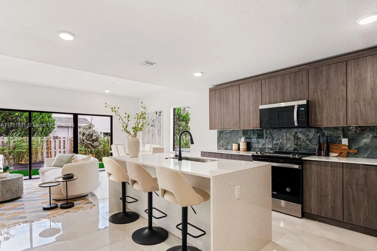 1371 NW 6 Terr, Florida City FL 33034