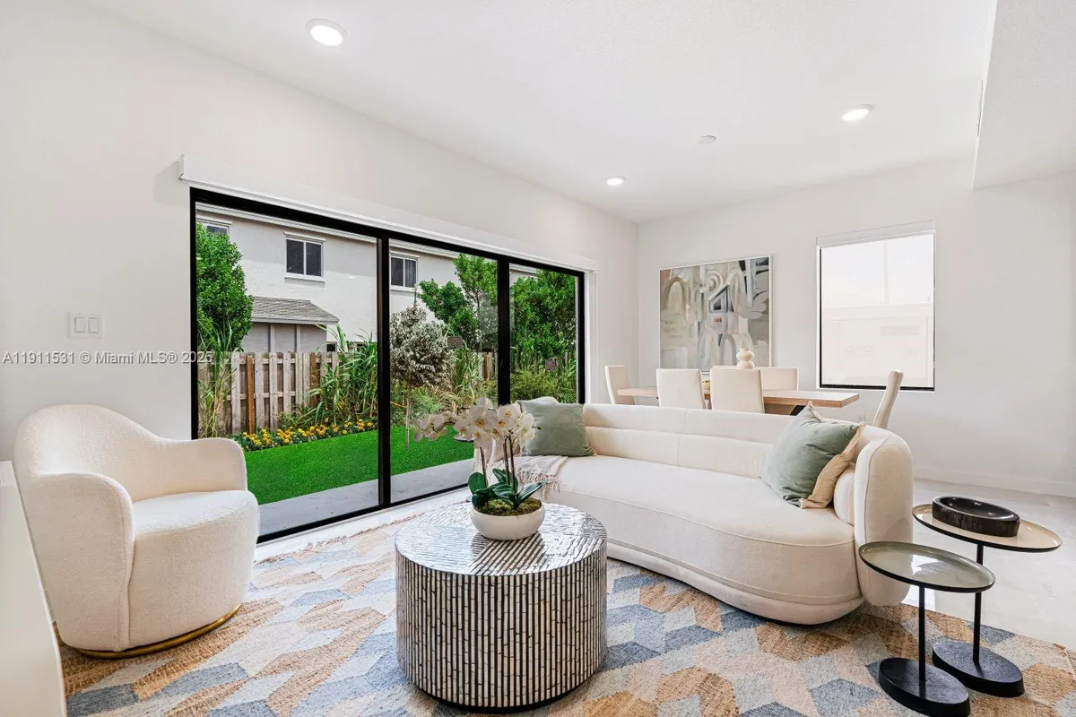 1371 NW 6 Terr, Florida City FL 33034