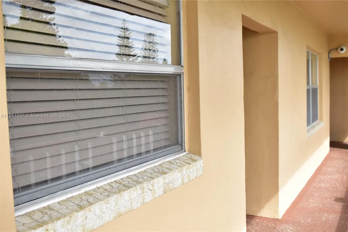 9301 Sunrise Lakes Blvd # 303, Sunrise FL 33322