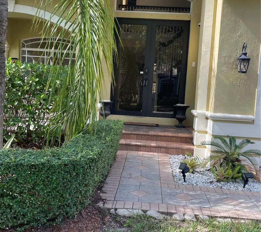 20774 SW 90th Pl, Cutler Bay FL 33189