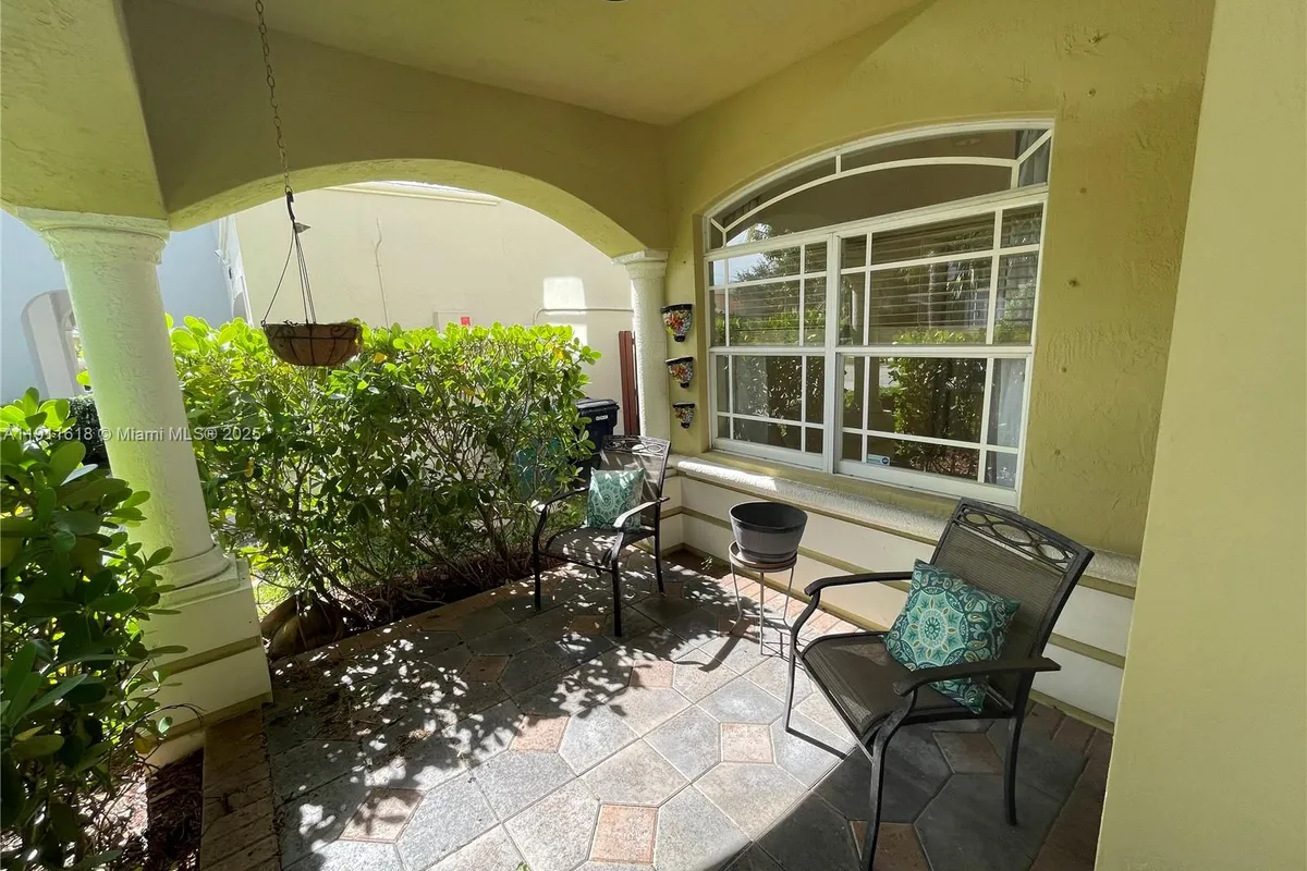 20774 SW 90th Pl, Cutler Bay FL 33189