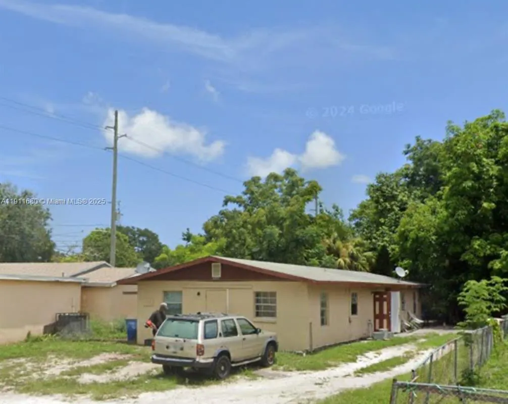 522 N 21st St, Fort Pierce FL 34950