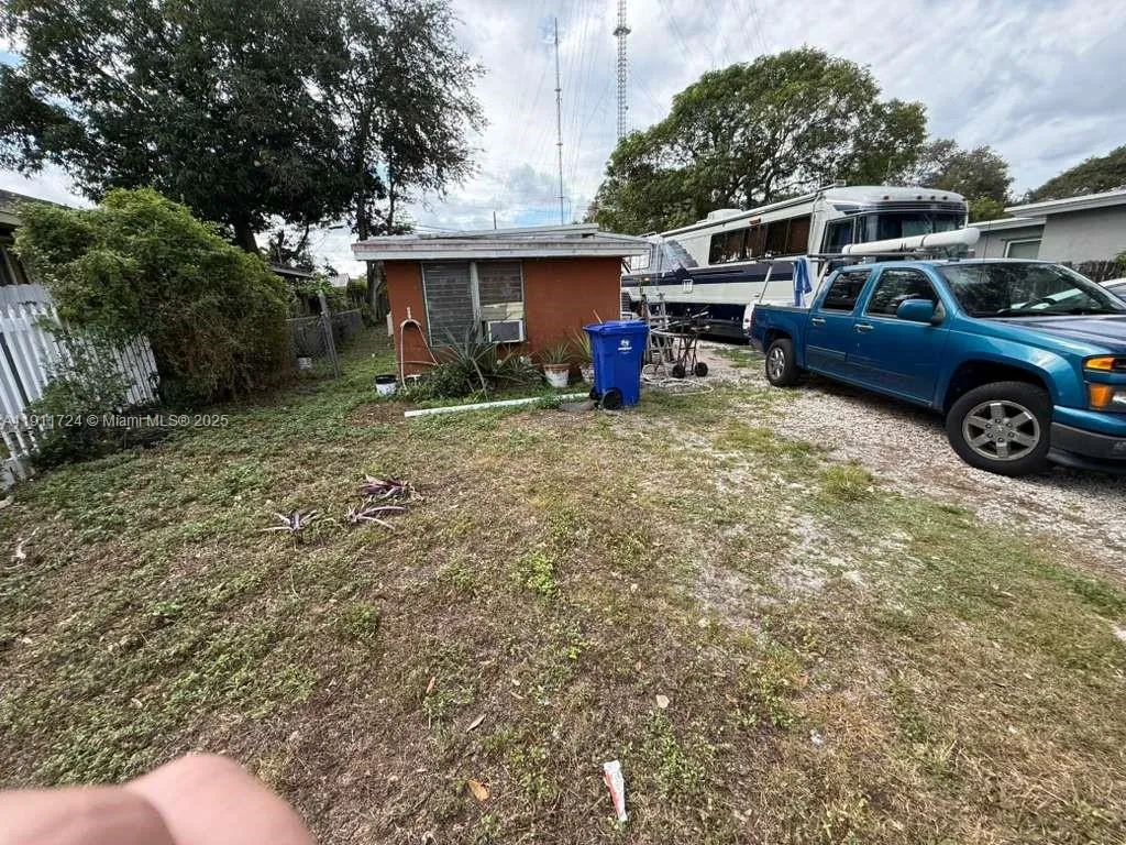 6036 SW 40th Ct, Miramar FL 33023