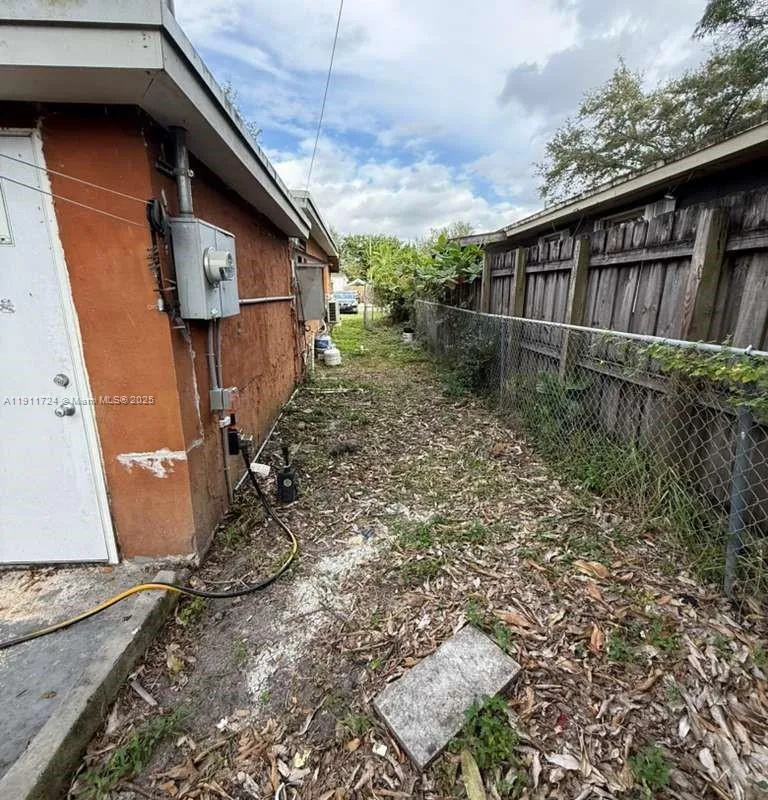 6036 SW 40th Ct, Miramar FL 33023