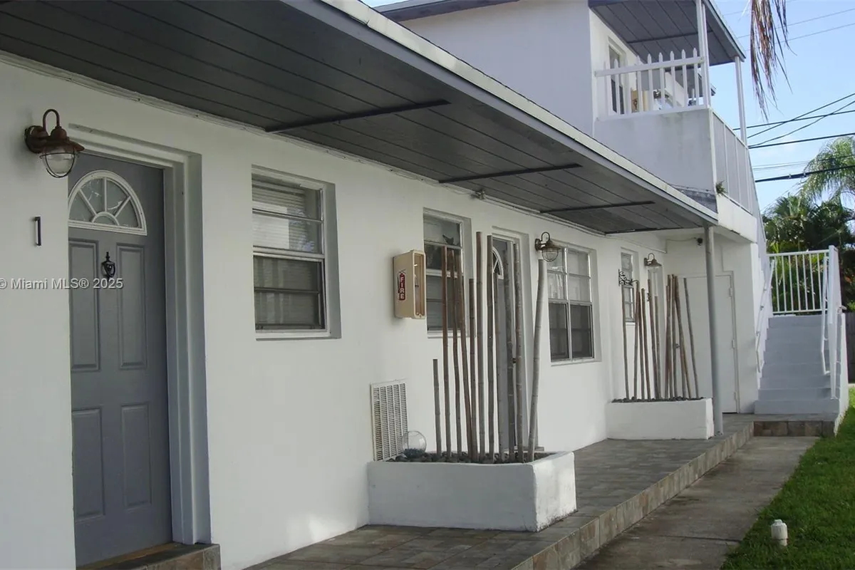 1985 NE 172nd St, North Miami Beach FL 33162