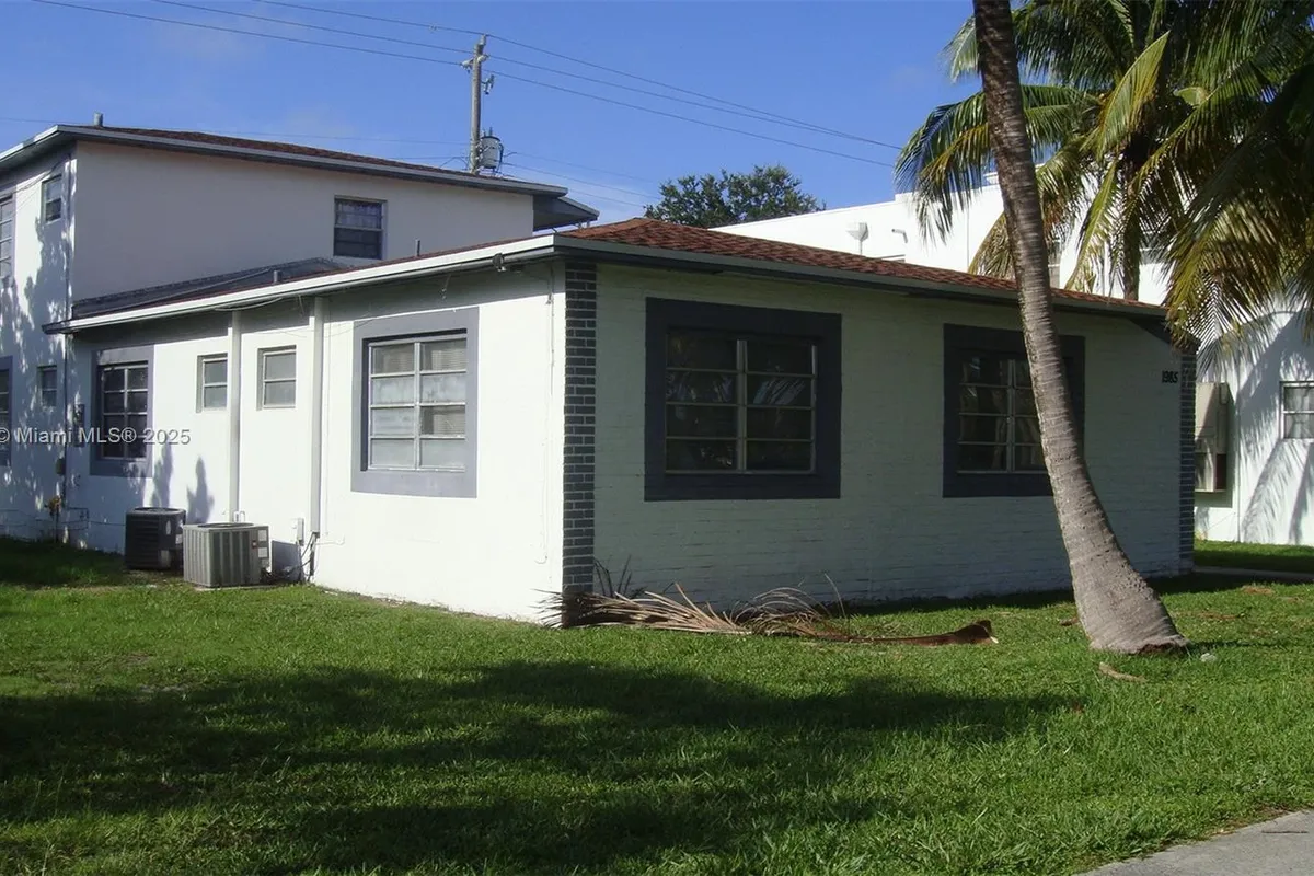 1985 NE 172nd St, North Miami Beach FL 33162