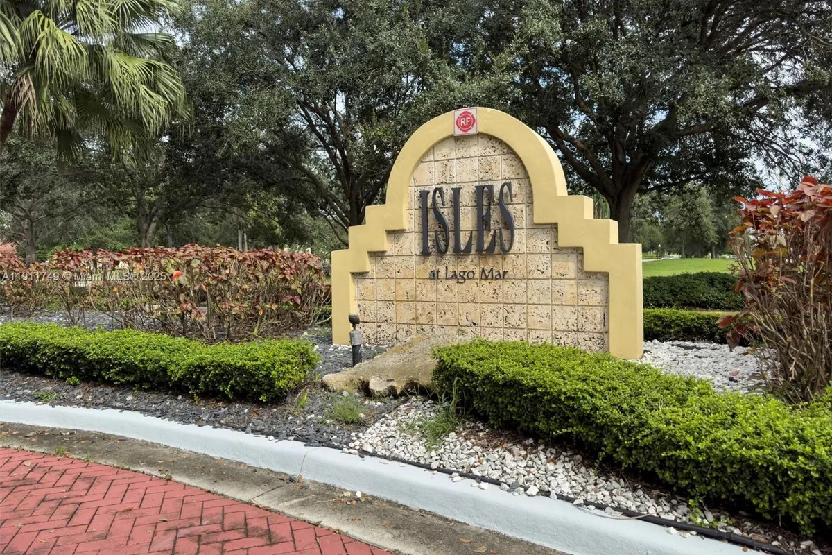 12730 Vista Isles Dr # 828, Sunrise FL 33325