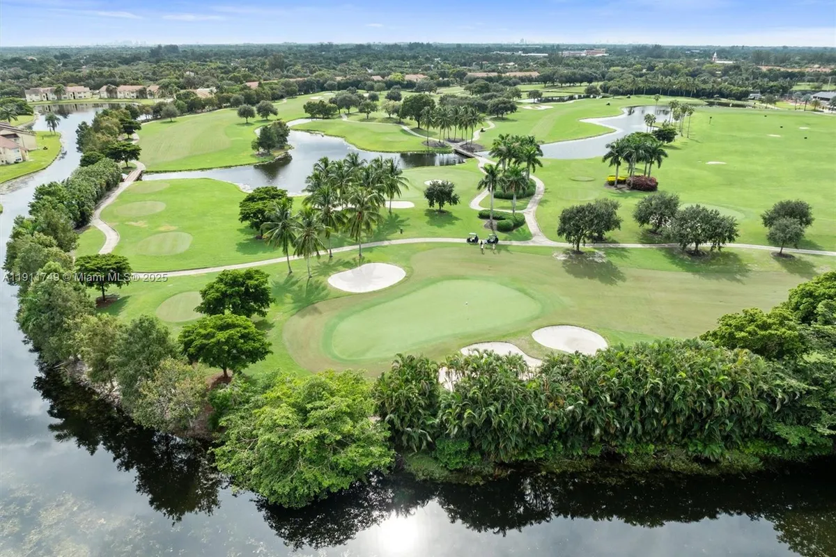 12730 Vista Isles Dr # 828, Sunrise FL 33325