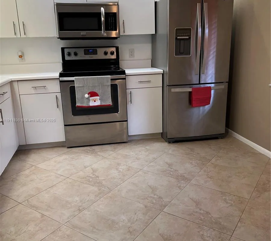 12550 SW 15th St # 307E, Pembroke Pines FL 33027