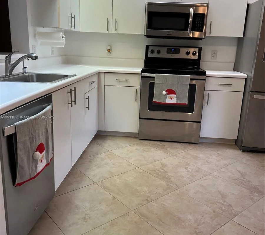 12550 SW 15th St # 307E, Pembroke Pines FL 33027