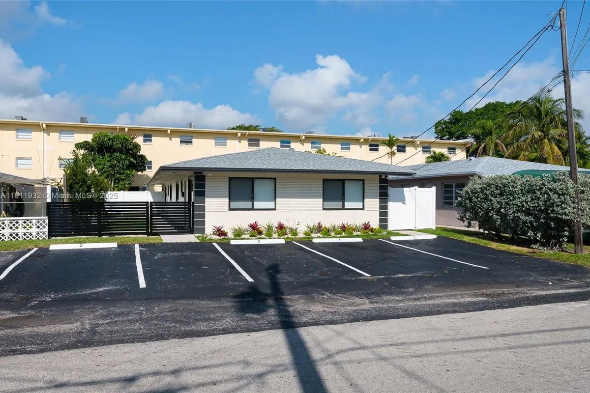 329 SE 12th Ave, Pompano Beach FL 33060