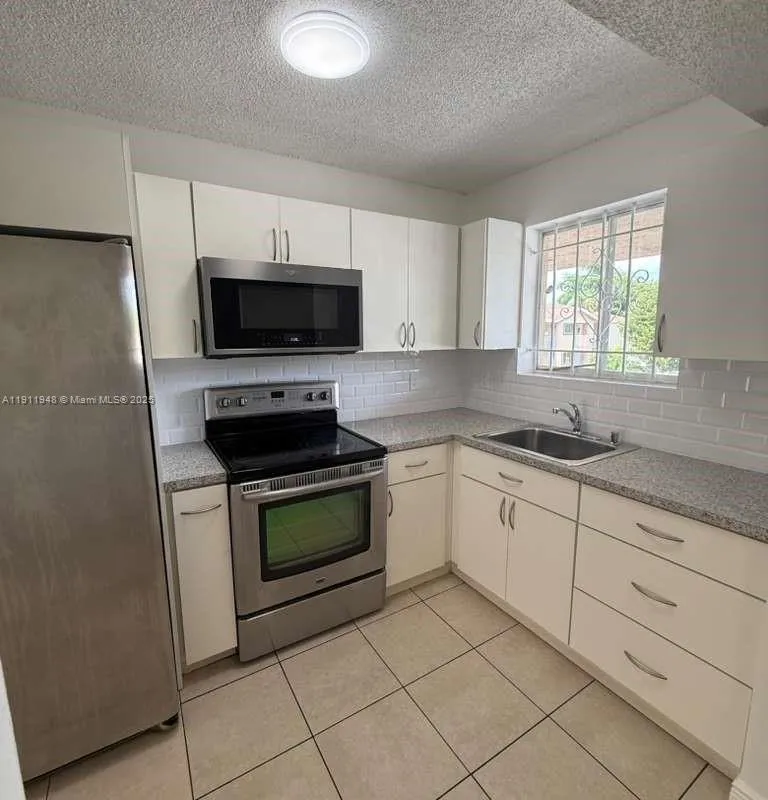 7785 W 30 CT # 202, Hialeah Gardens FL 33018