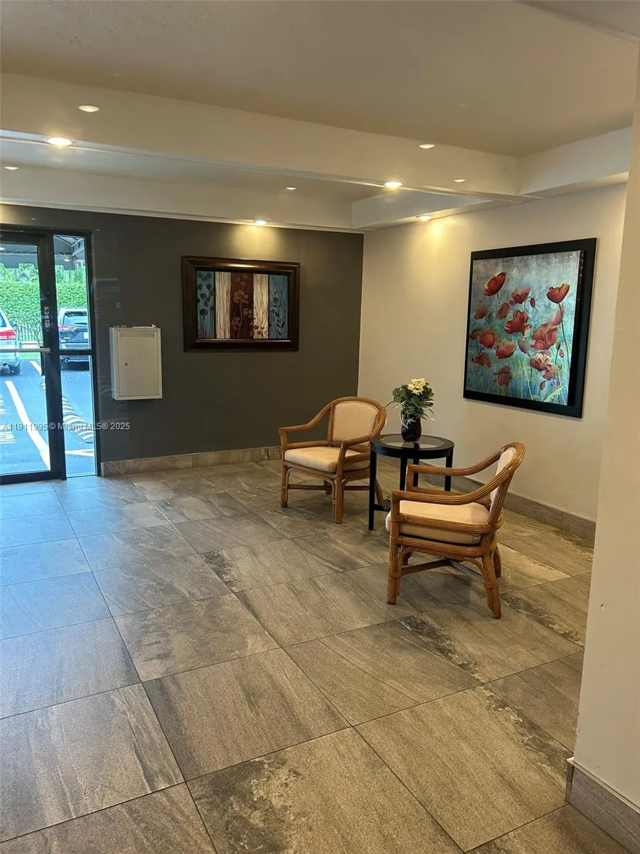 6200 NW 44th St # 312, Lauderhill FL 33319