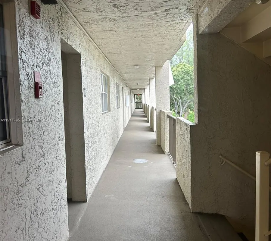 6200 NW 44th St # 312, Lauderhill FL 33319