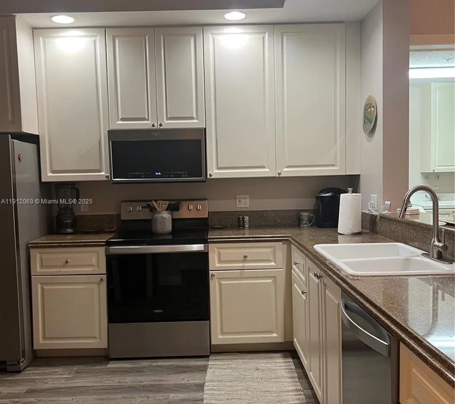 37 E Harbour Isle Dr E # 206, Fort Pierce FL 34949