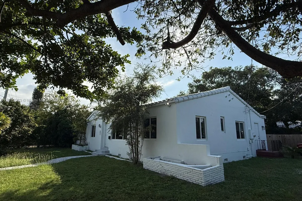 602 SW 2nd Ave, Dania Beach FL 33004