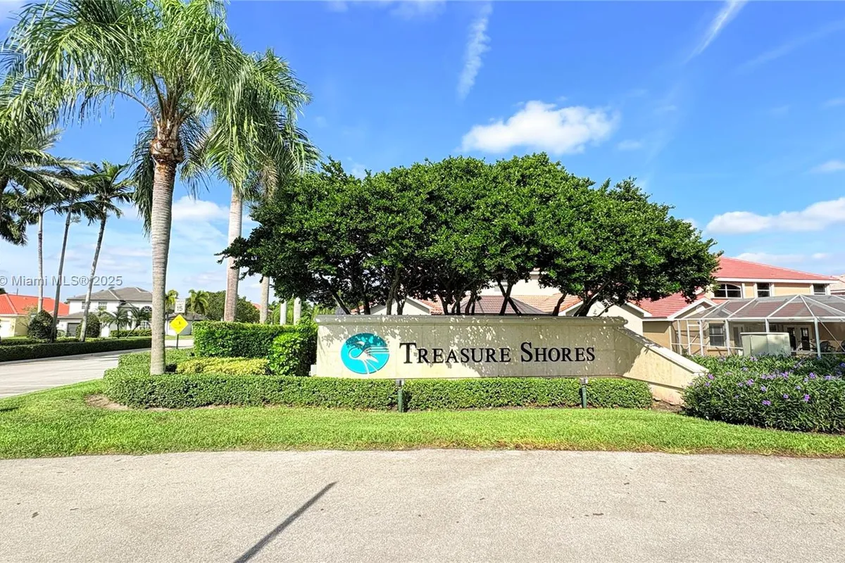 1002 NW 182nd Way, Pembroke Pines FL 33029