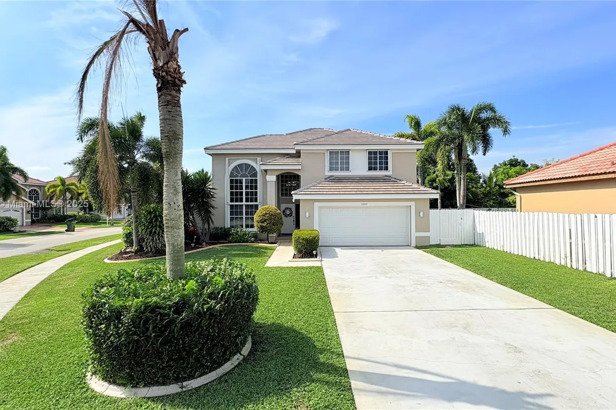 1002 NW 182nd Way, Pembroke Pines FL 33029