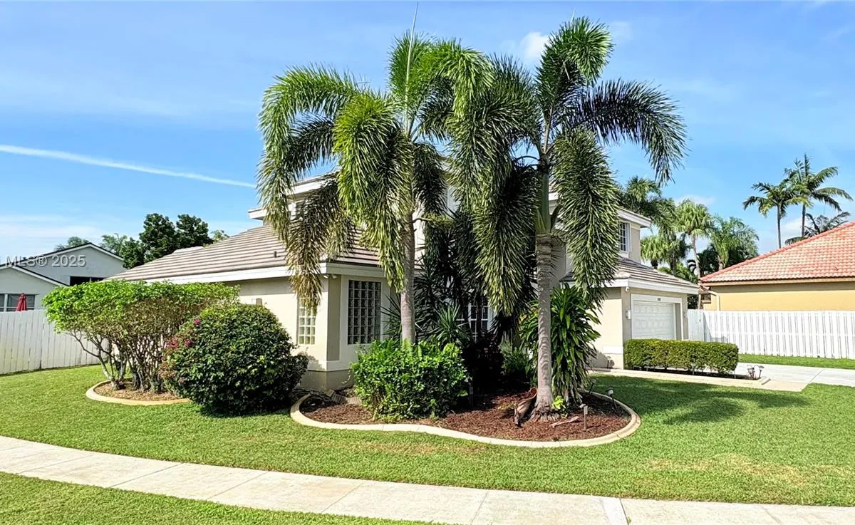 1002 NW 182nd Way, Pembroke Pines FL 33029