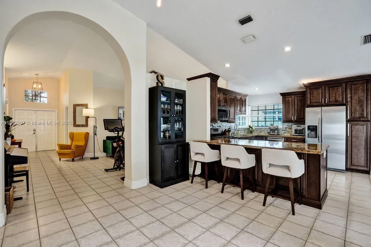 13705 NW 22nd St, Sunrise FL 33323