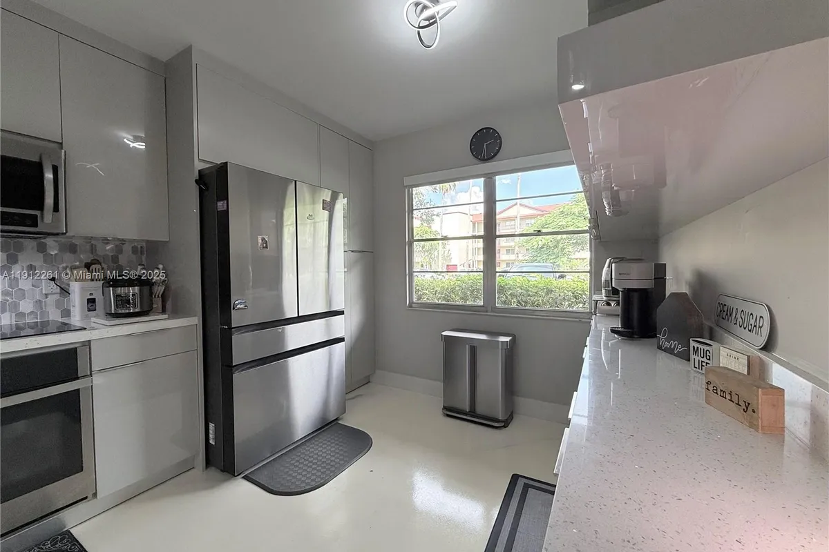 900 SW 128th Ave # 105D, Pembroke Pines FL 33027