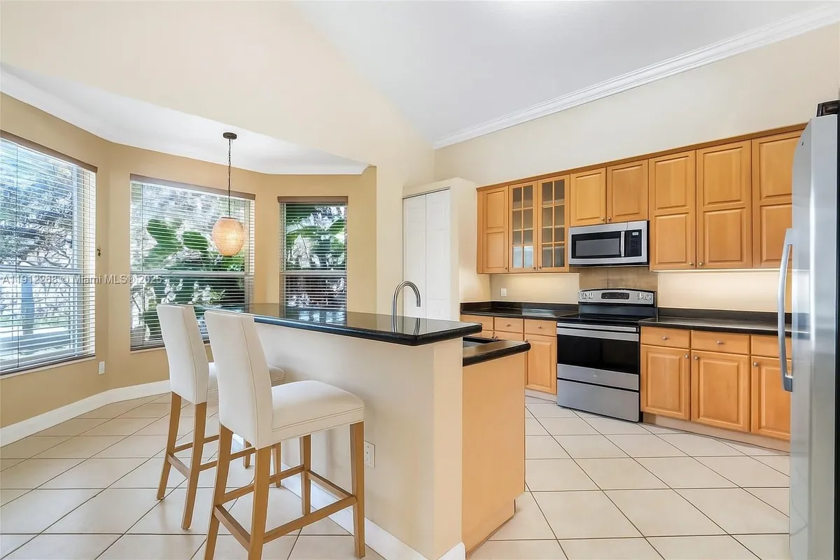 16285 SW 19th St, Miramar FL 33027