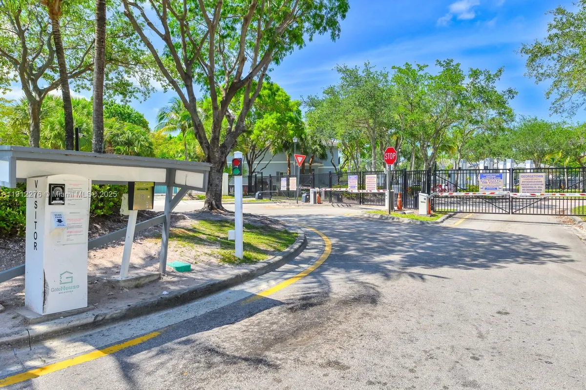 3506 NW 13th St, Lauderhill FL 33311