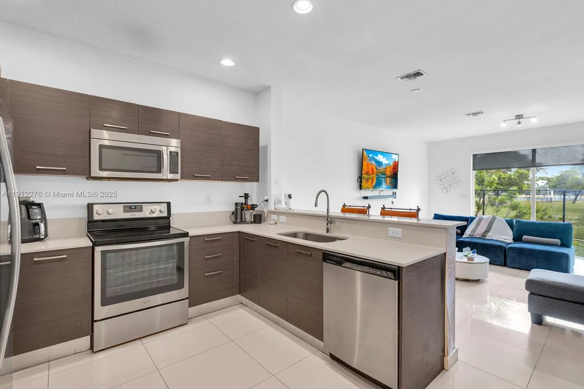 3506 NW 13th St, Lauderhill FL 33311