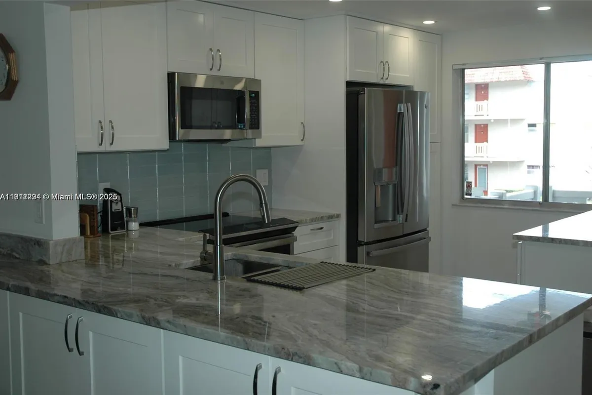 3571 Inverrary Dr # 201, Lauderhill FL 33319