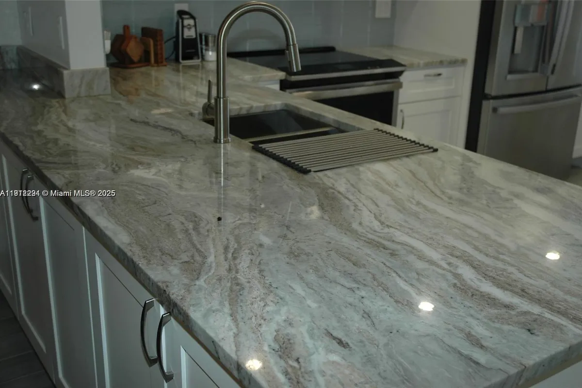 3571 Inverrary Dr # 201, Lauderhill FL 33319