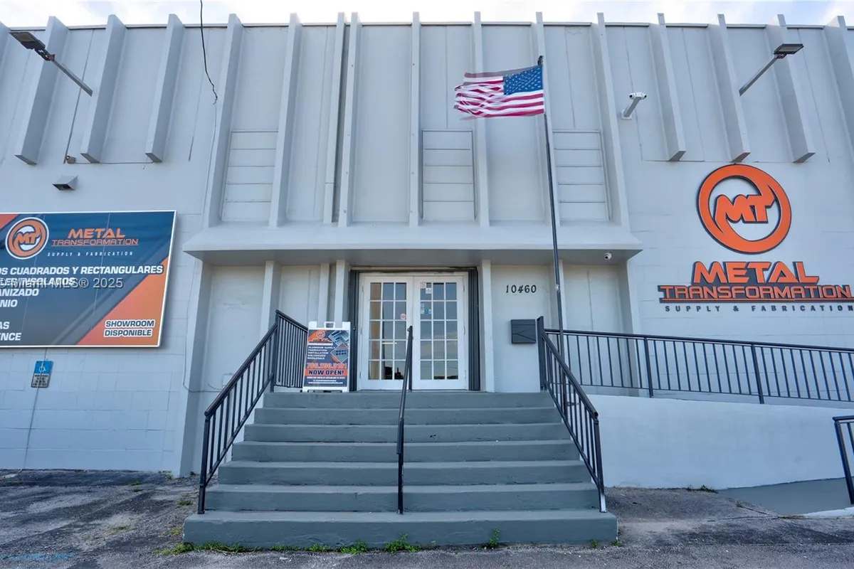 10890 Quail Roost Dr, Cutler Bay FL 33157