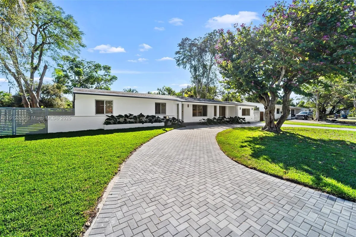 6320 SW 62nd Ter, South Miami FL 33143