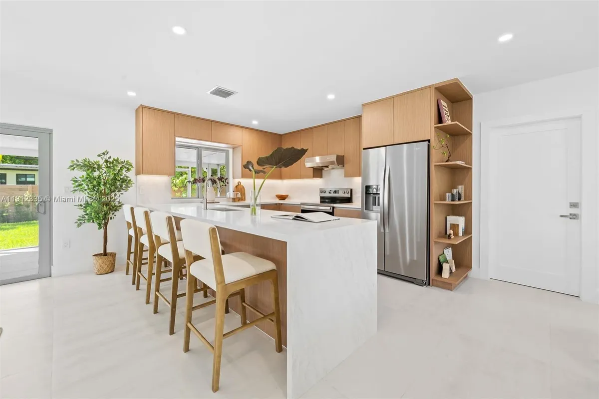 6320 SW 62nd Ter, South Miami FL 33143