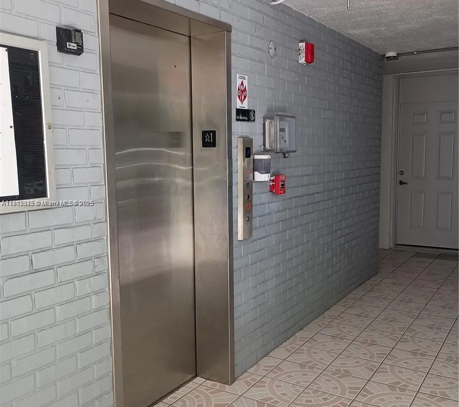 3551 NE 169th St # 306, North Miami Beach FL 33160