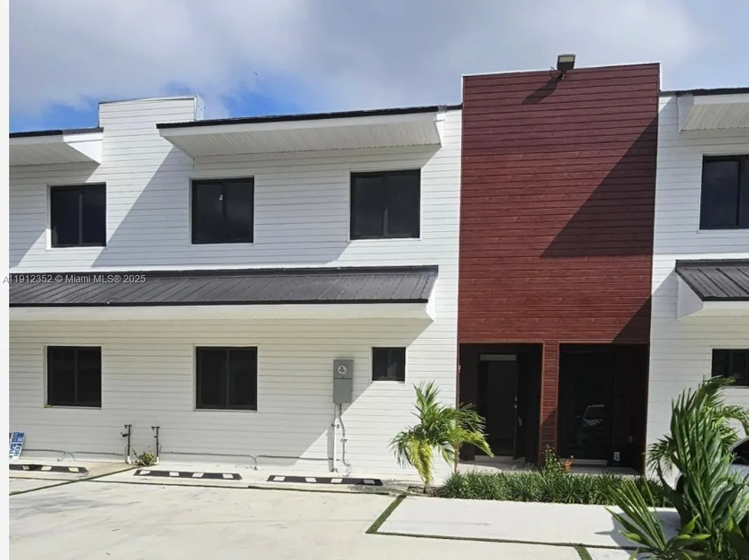 936 NW 10th St # 2, Florida City FL 33034