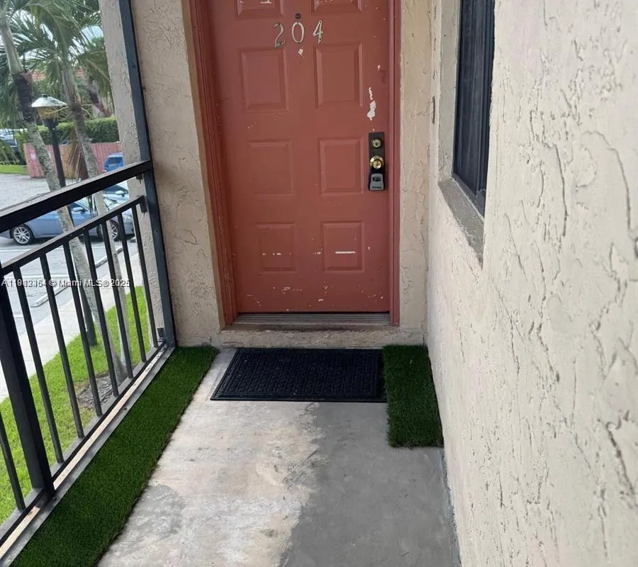 341 LAKEVIEW DR # 204, Weston FL 33326