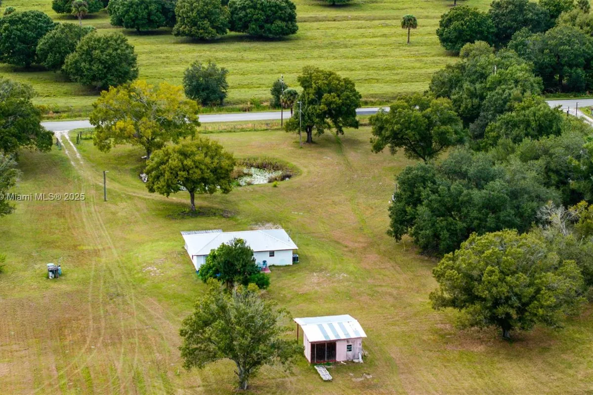 2404 SILVER LAKE RD, Other City - In The State Of Florida FL 33935