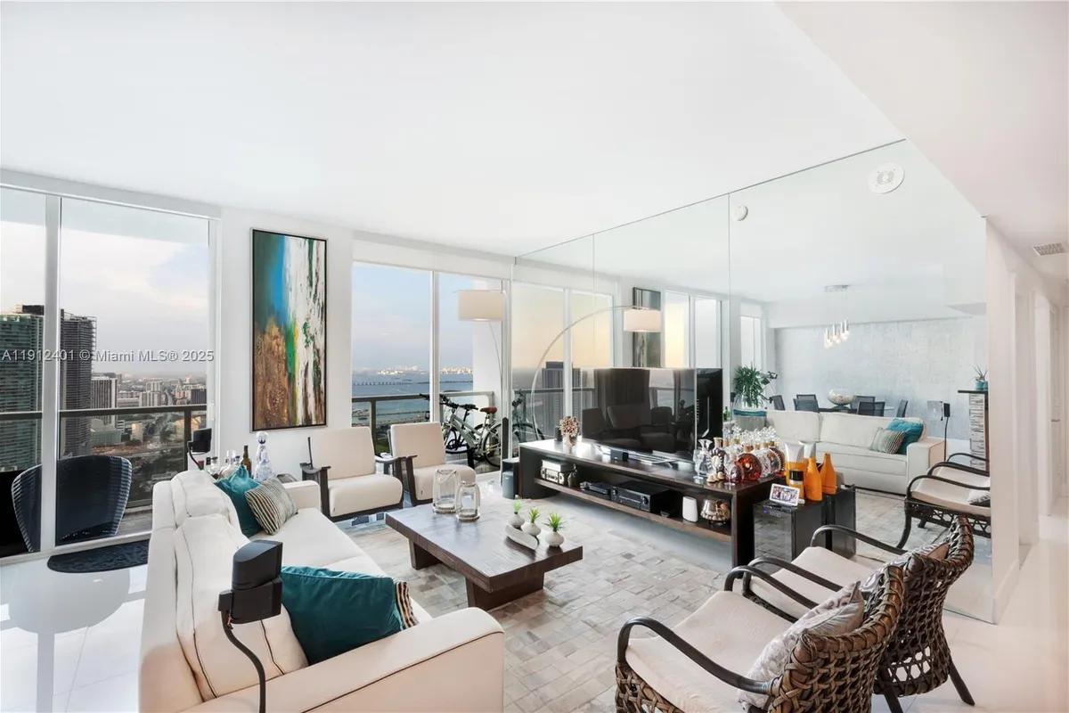 244 Biscayne Blvd # 4604, Miami FL 33132