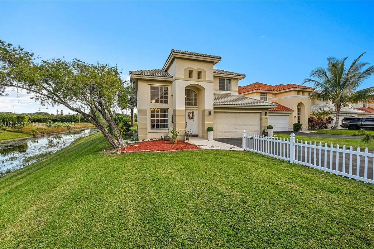 2726 NW 68th Ave, Margate FL 33063