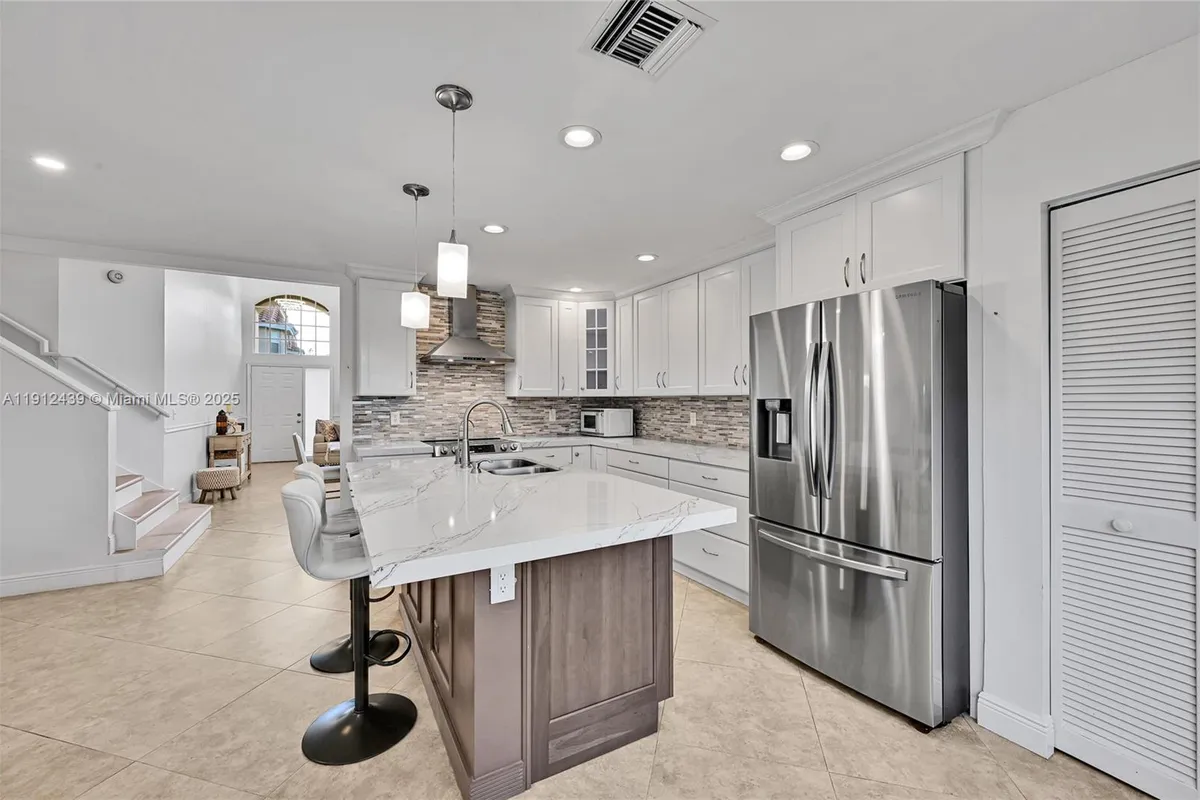 2726 NW 68th Ave, Margate FL 33063