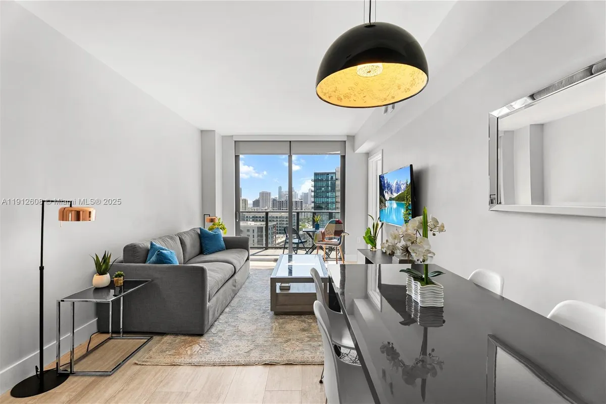 121 NE 34th St # 2003, Miami FL 33137