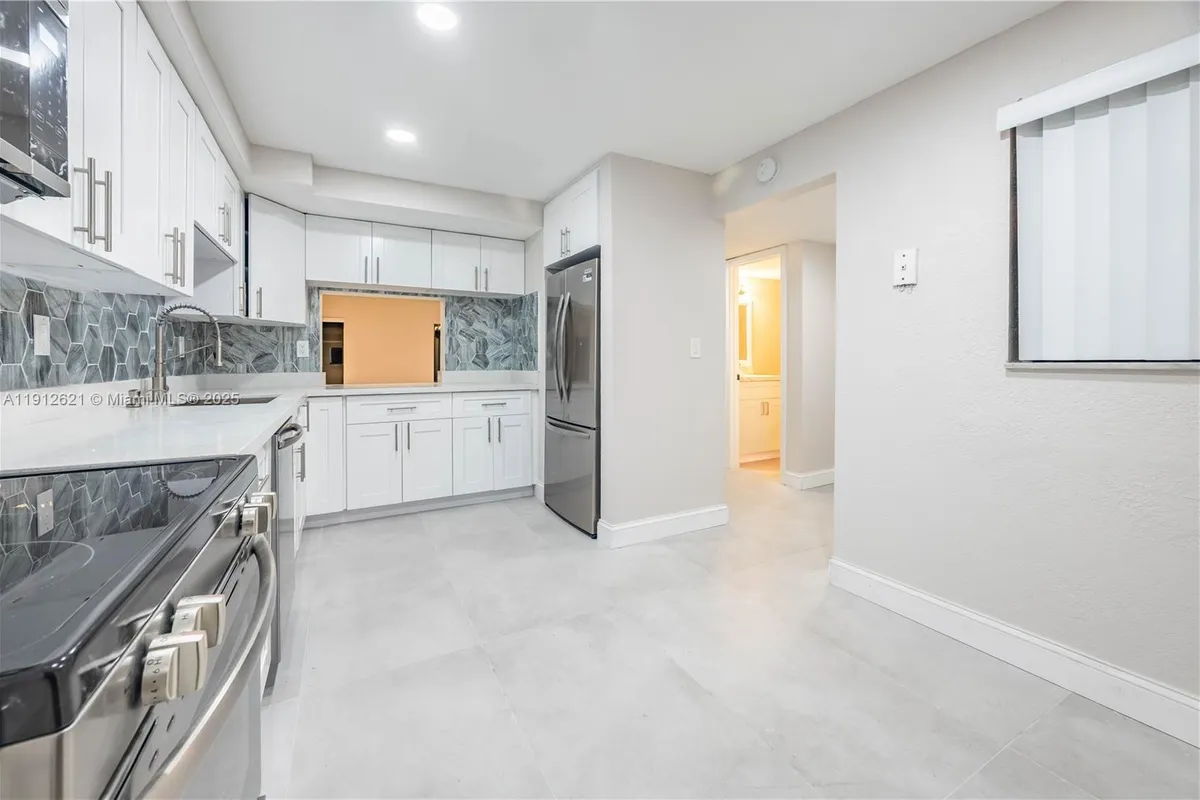 6563 Racquet Club Dr # 124, Lauderhill FL 33319