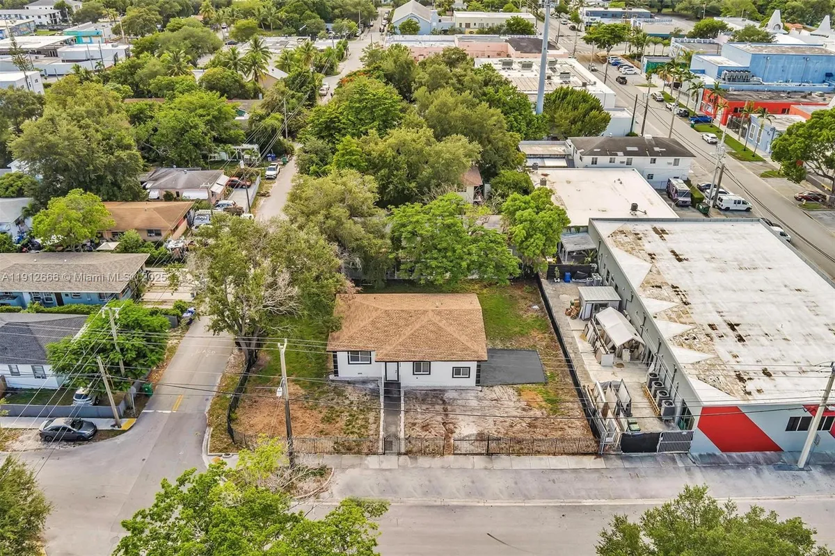 5850 NE 3rd Ave, Miami FL 33137