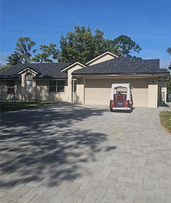 16311 E Secretariat Dr, Loxahatchee FL 33470