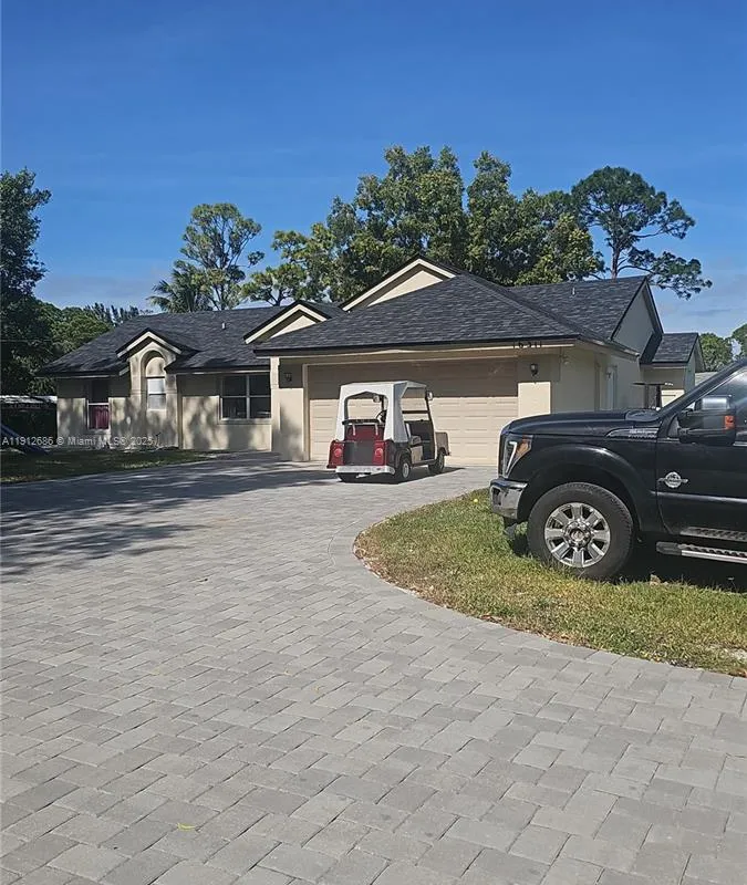 16311 E Secretariat Dr, Loxahatchee FL 33470