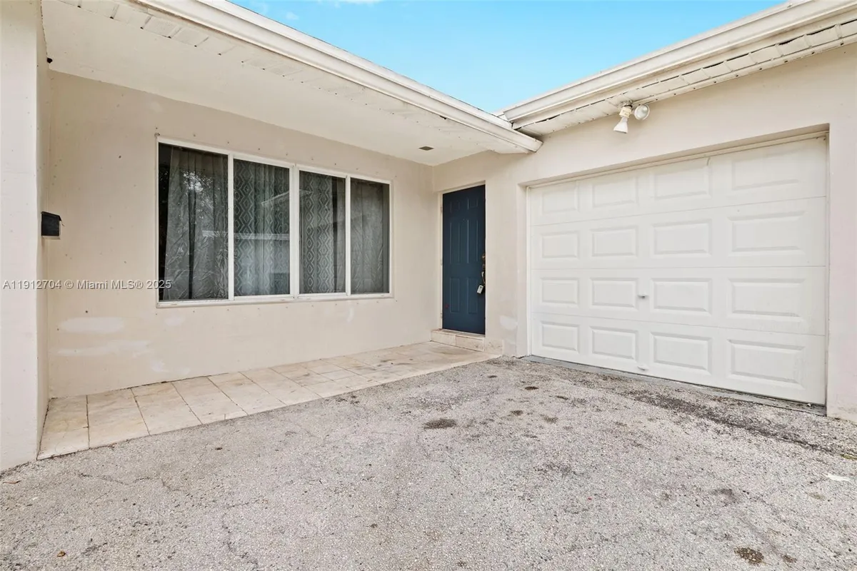 3813 S Lake Ter, Miramar FL 33023